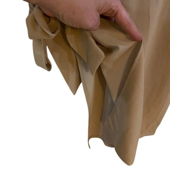 Pretty Little Thing  NWT tan size 14 dress one sleeve cut outs - Picture 5 of 11